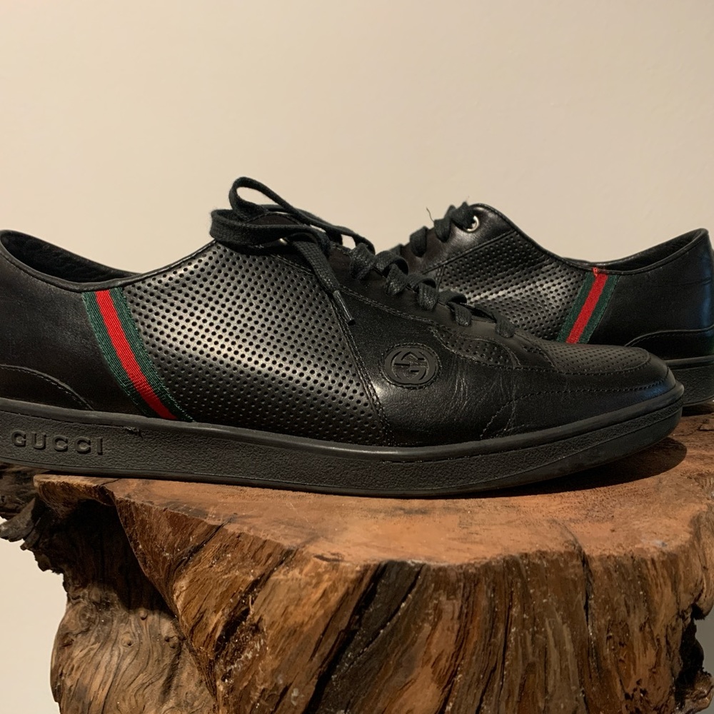 Authentic Gucci Mens Leather Perforated Sneakers - Size 10